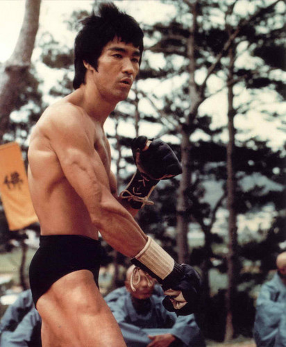 Bruce Lee body boxing muscles in 