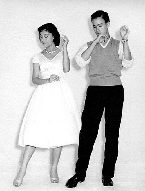 young bruce lee dancing with woman