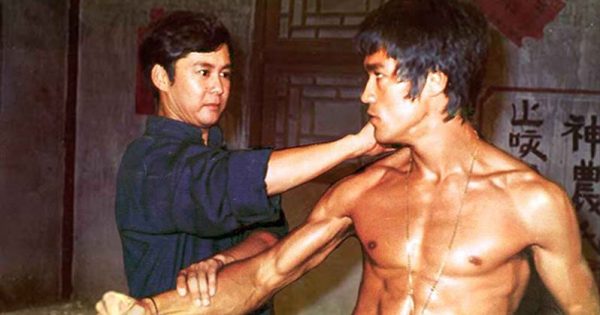 kans temperament Kolonisten Bruce Lee Abs Workout for a Bruce Lee Six-Pack Stomach